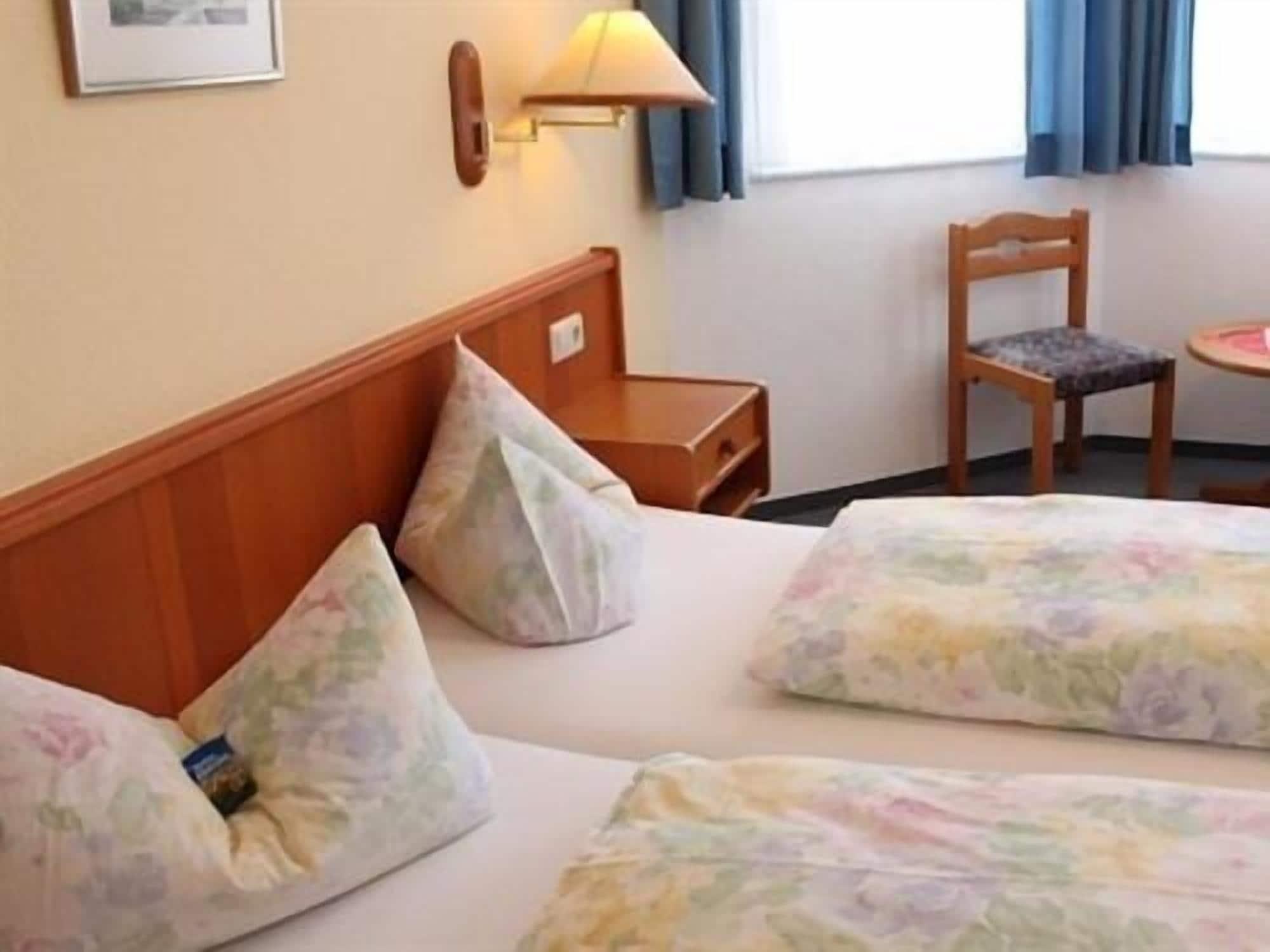 Hotel Winneburg Cochem Bagian luar foto